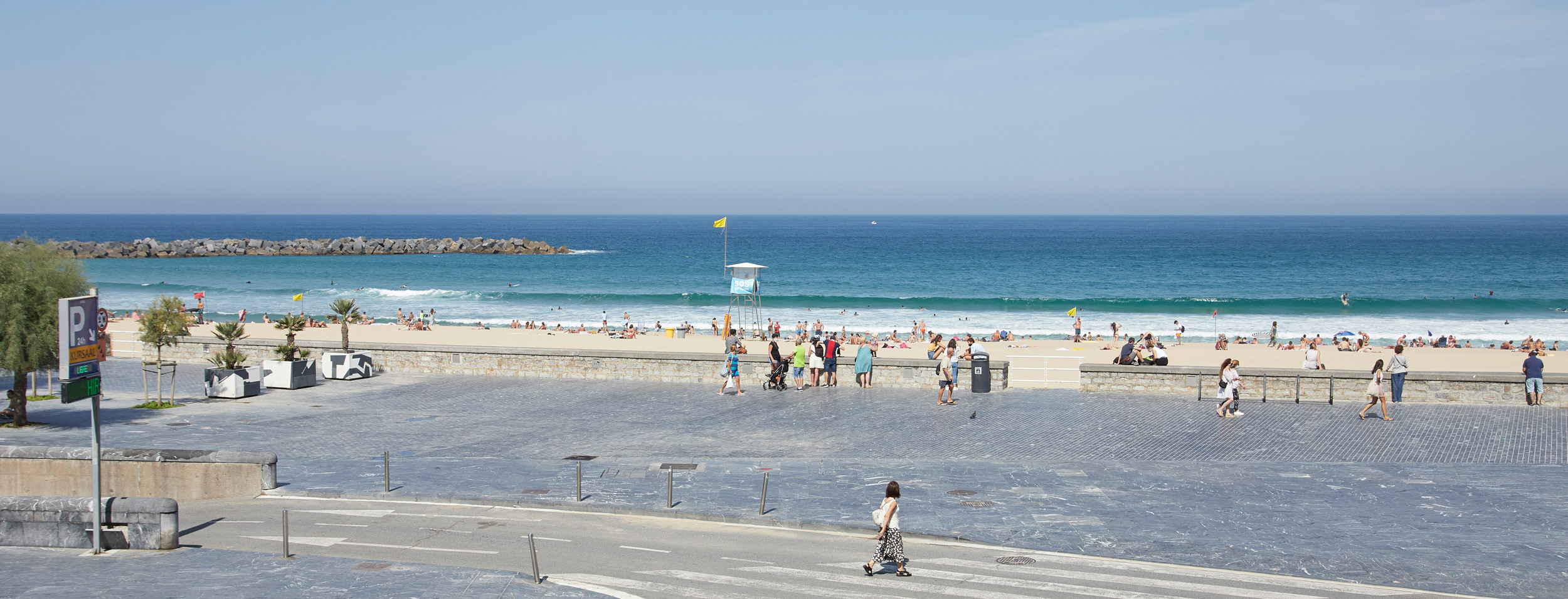 Playa de La Zurriola, en el barrio de Gros, San Sebastián.