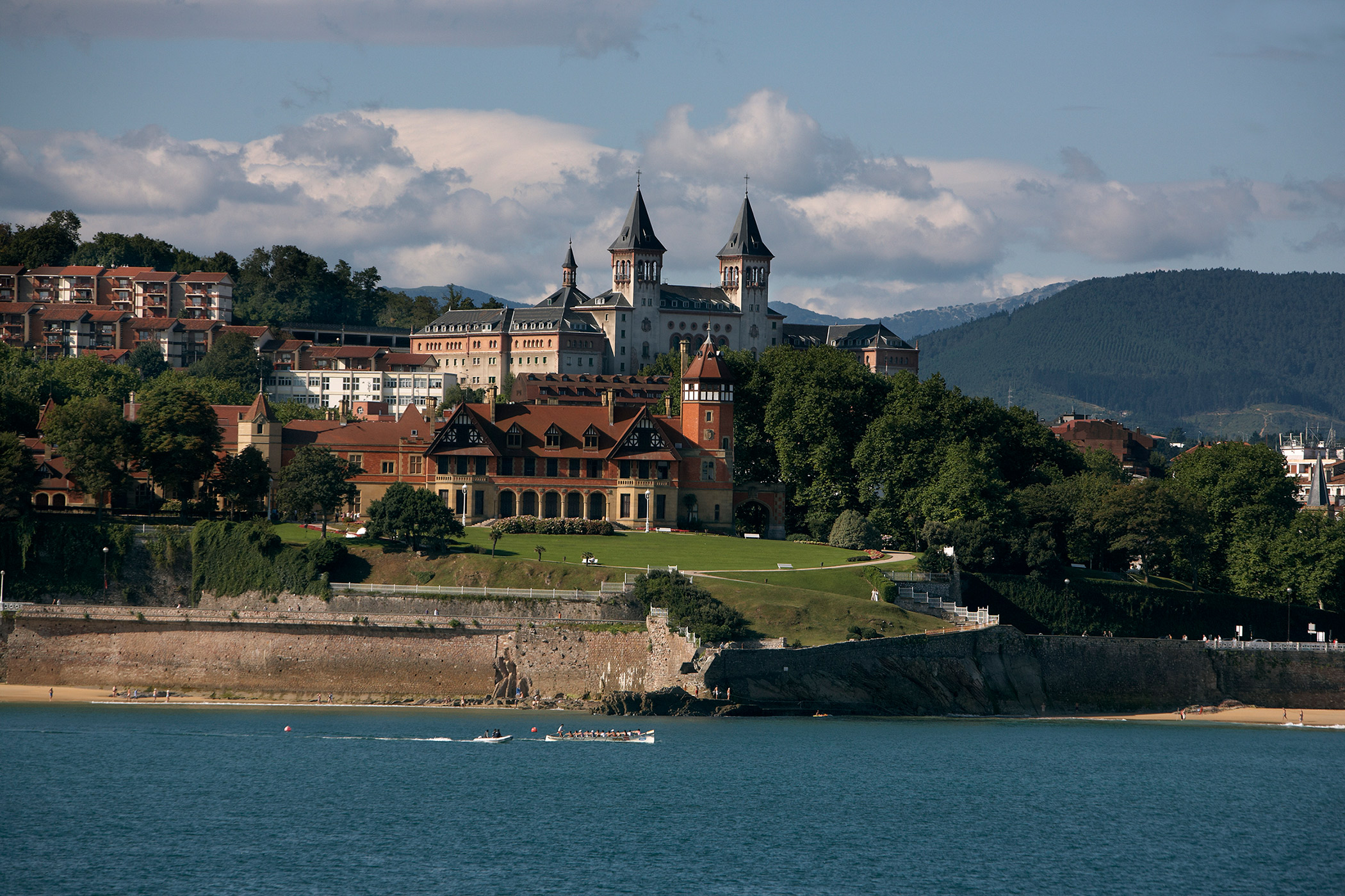 Palacio Miramar, una de las atracciones que ver en el Antiguo de San Sebastián.