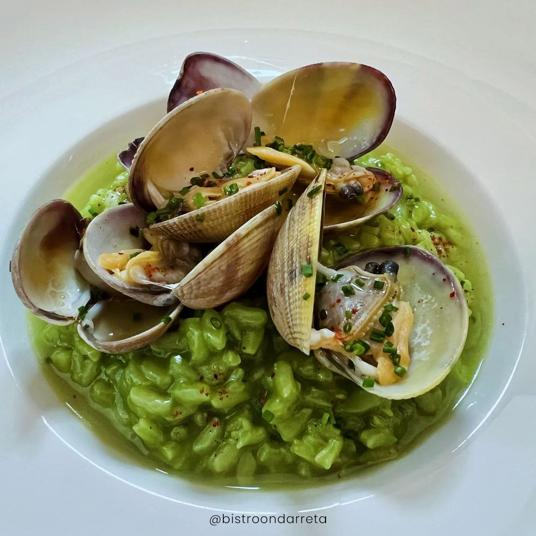 Arroz con almejas, uno de los platos del Bistro Ondarreta.